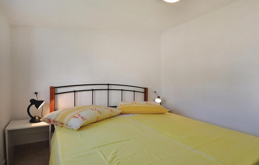 Awesome Home in Mimice With Wifi and 2 Bedrooms