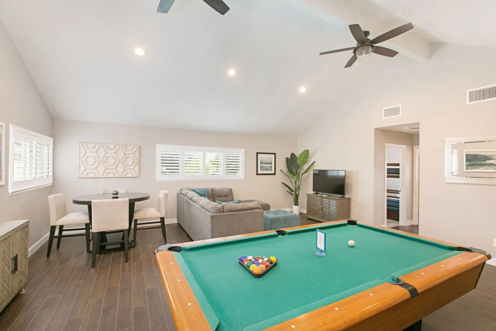 San Diego Oasis W/ Private Pool, Spa, & Pool Table Home