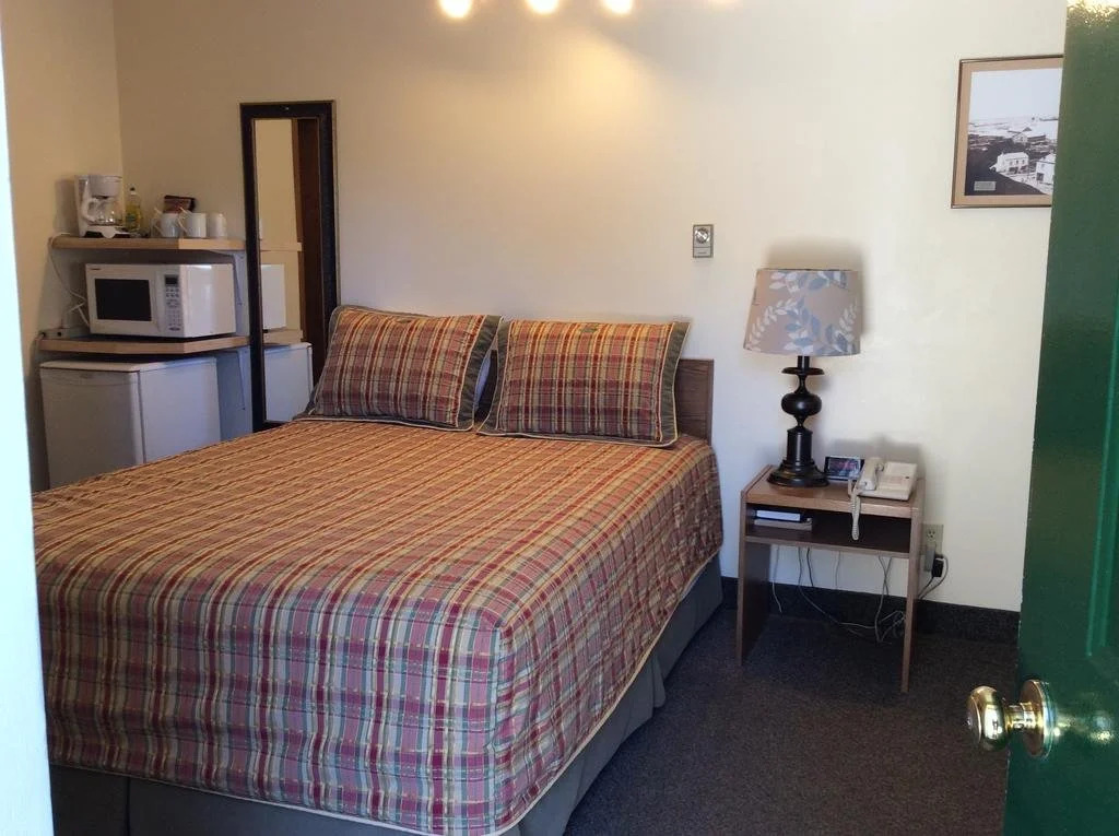 Maple Leaf Motel