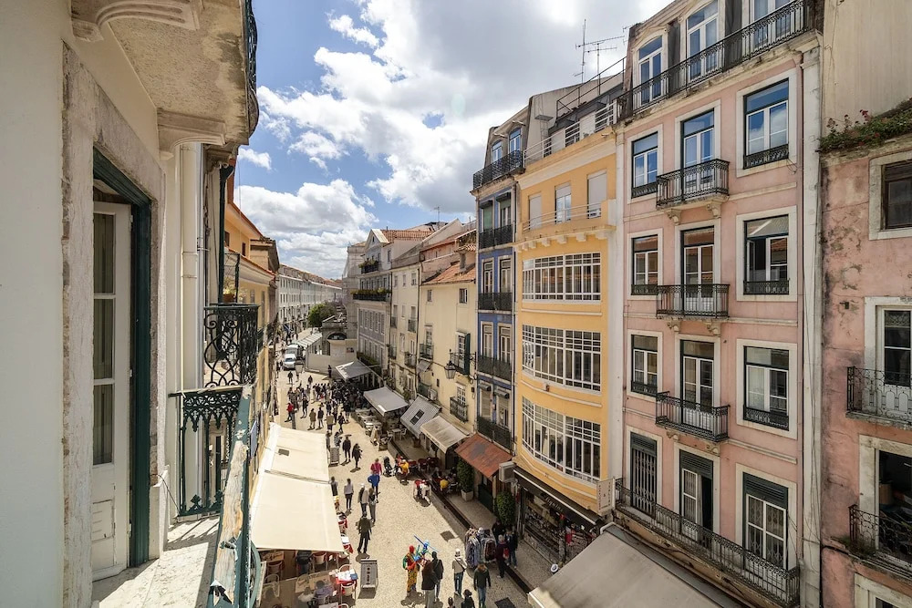 Lisbon's Heartbeat Your Premier Address