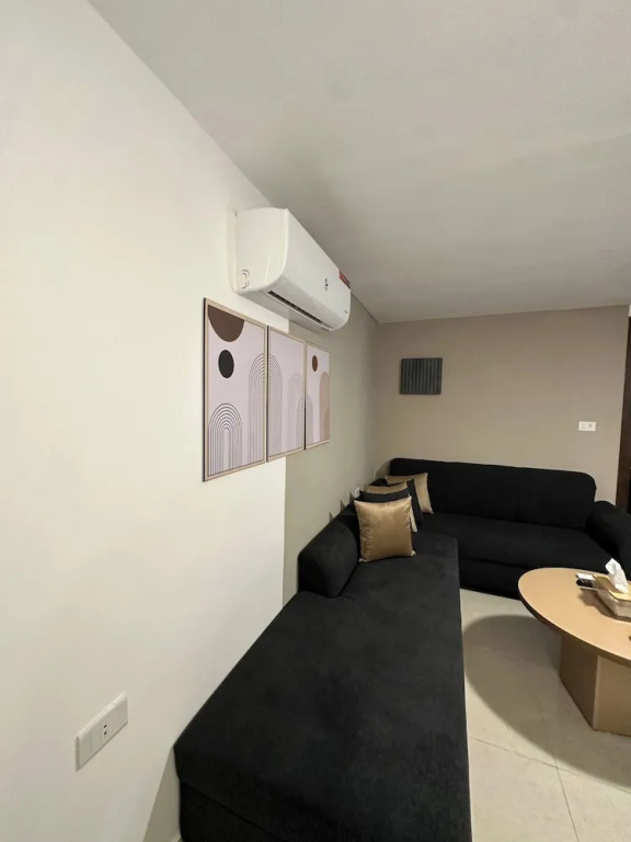 Stylish Luxe Apartment Fr 0005