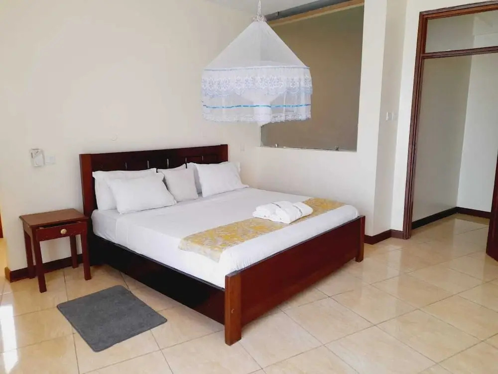 Lux Suites Dofils Assia Apartments