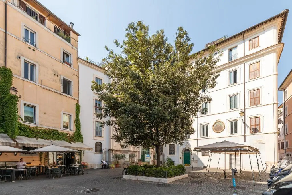 Farnese Stunning Penthouse | Romeloft