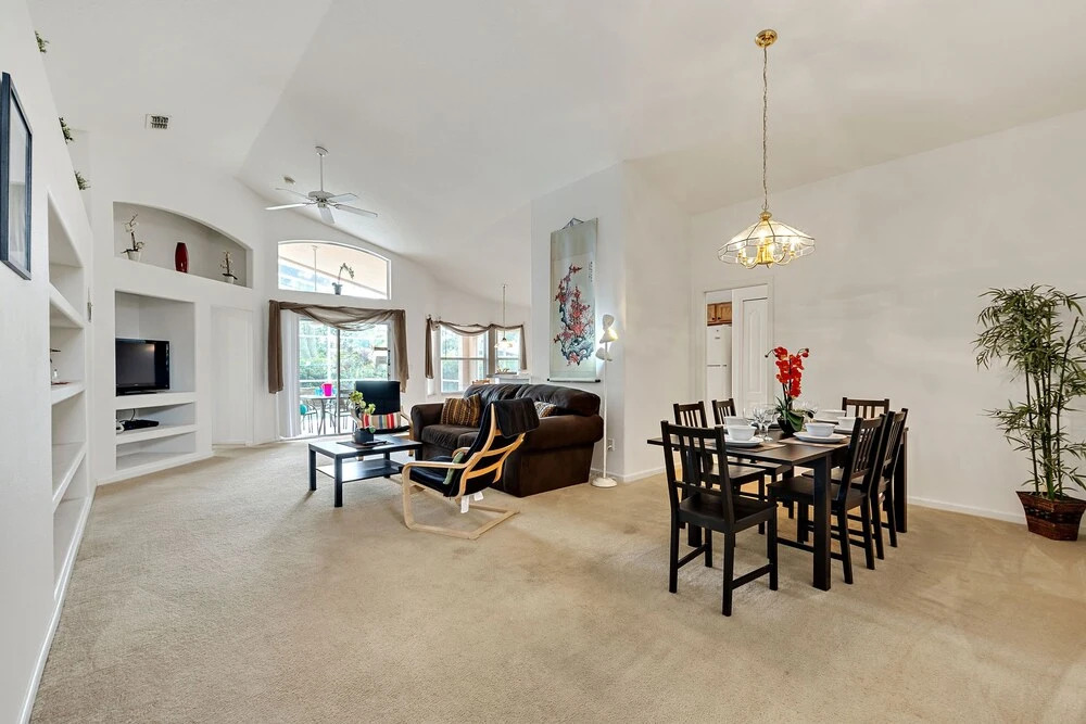 Pool : Games Room : Garden Tub : Gated