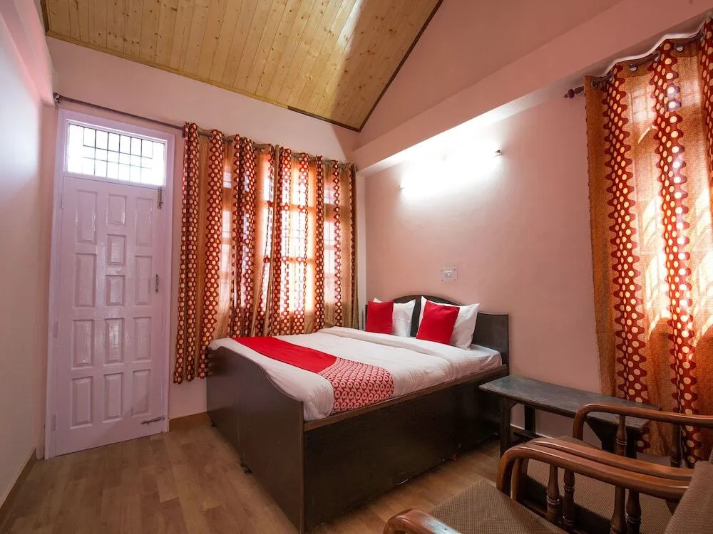 OYO 12430 Home 2BHKPine Tree Valley Chotta Shimla
