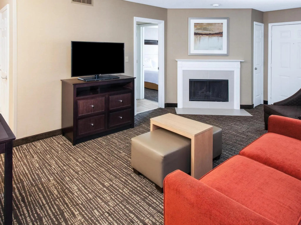 Homewood Suites by Hilton Indianapolis At The Crossing