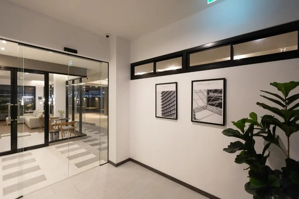 AMIRI PLACE HOTEL