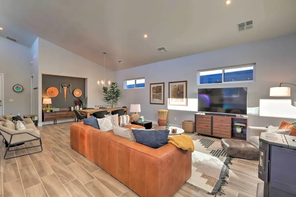 Flagstaff Home w/ Patios + Mount Humphries Views!