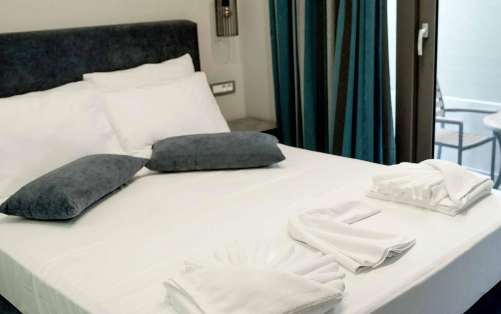 Makis Suite in the city