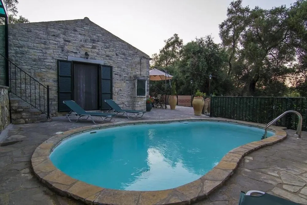 Su La Strata Villa by CorfuEscapes