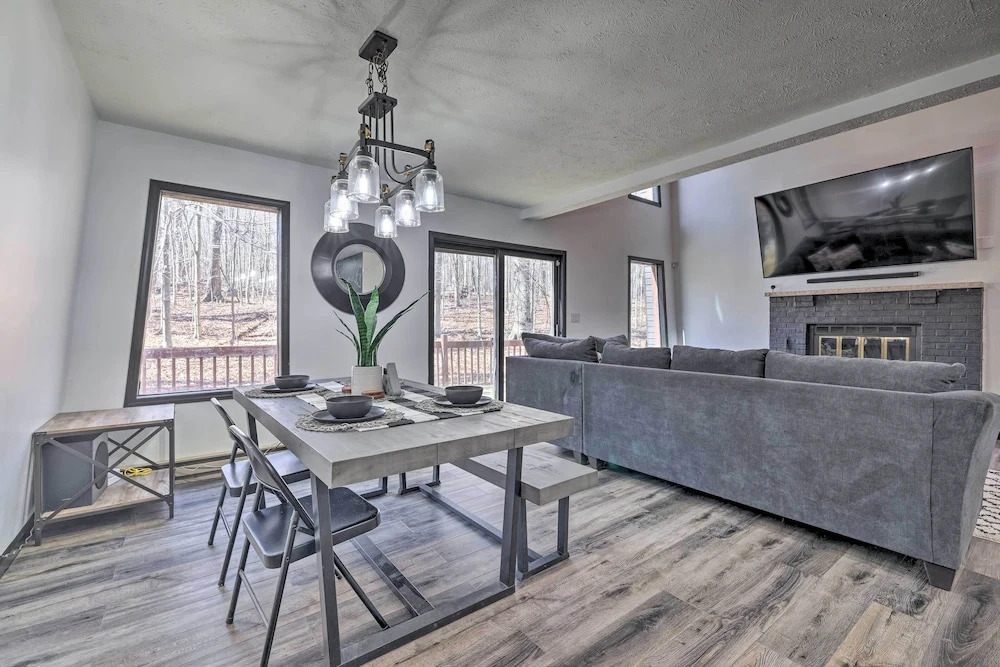 Tobyhanna Family Escape w/ Community Perks!