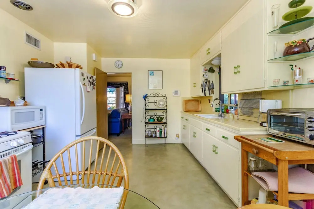 Readers Holmes 2BR by Casago