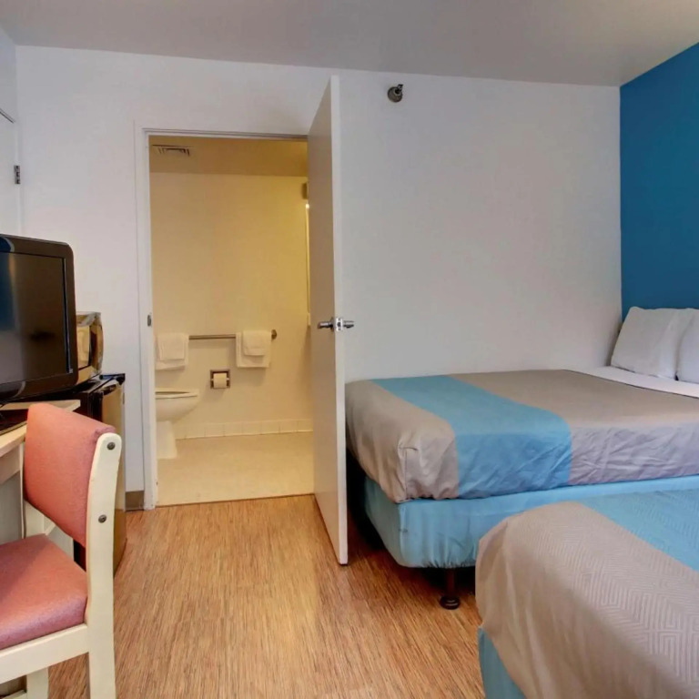 Motel 6-Des Moines, IA - North