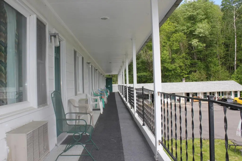 Green Valley Motel