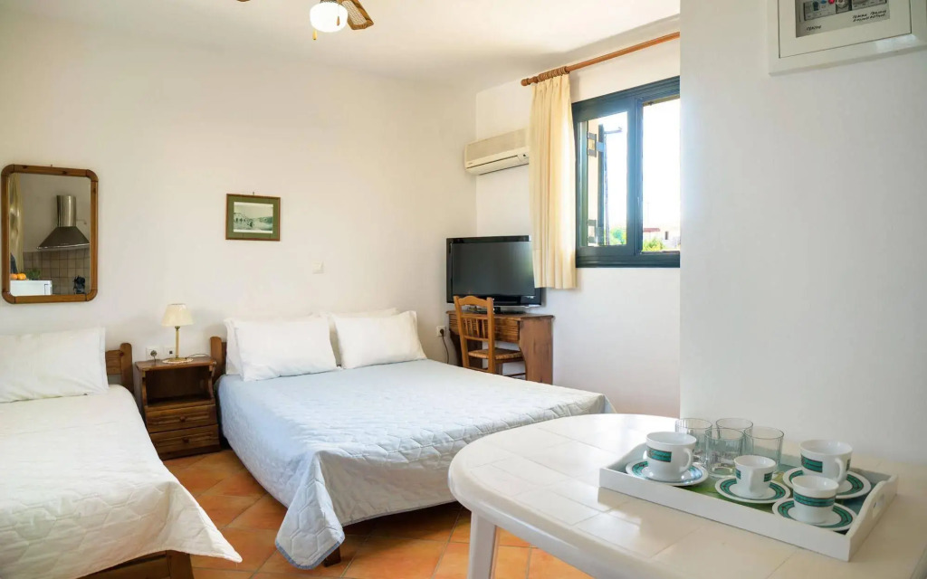 Koxyli Studios & Apartments