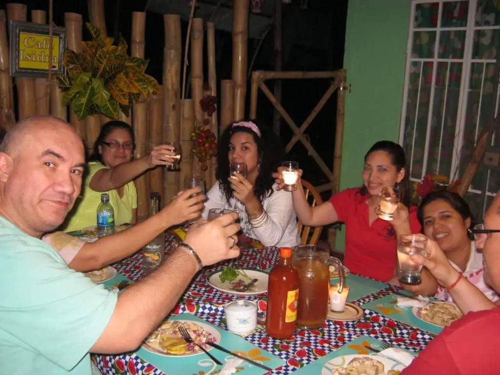 Hostal Familiar El Ángel Panamá B&B