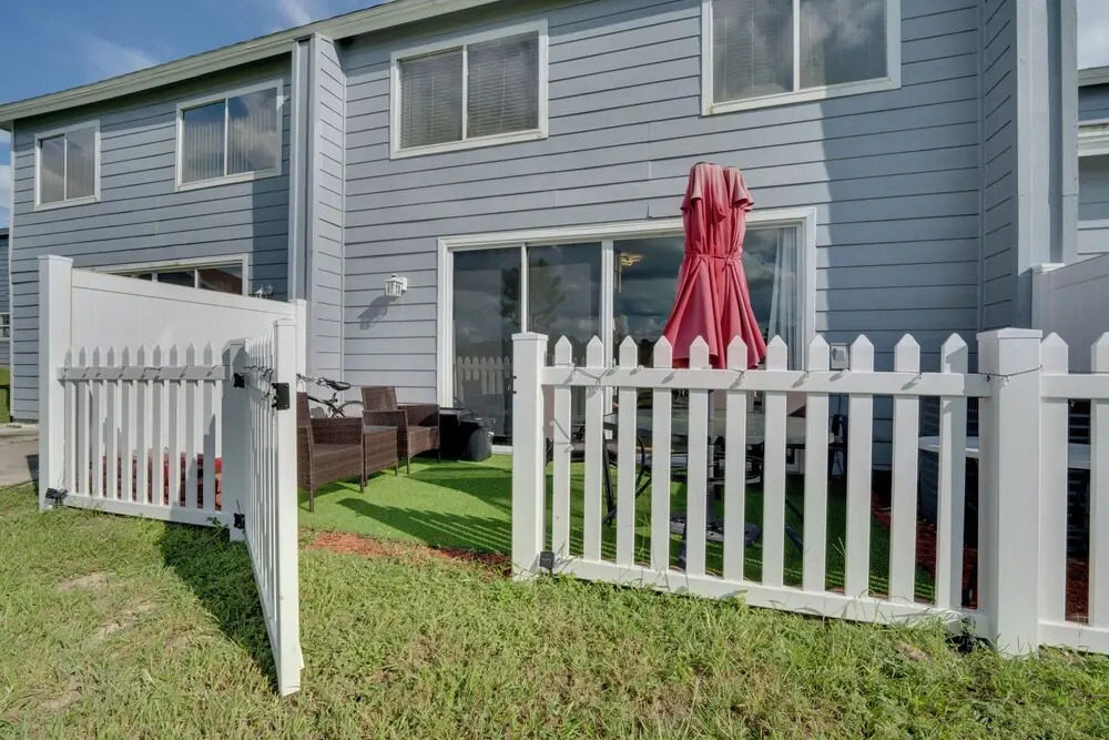 Pool + Patio: Family-friendly Townhome By Disney!