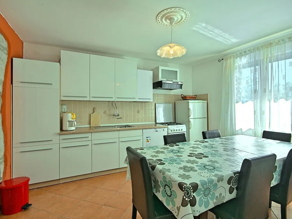 Rustic Villa in Žbandaj With Private Swimming Pool