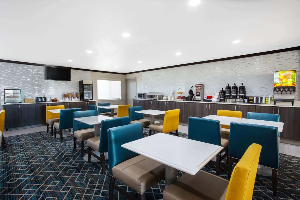 La Quinta Inn & Suites by Wyndham Peru Starved Rock St Park