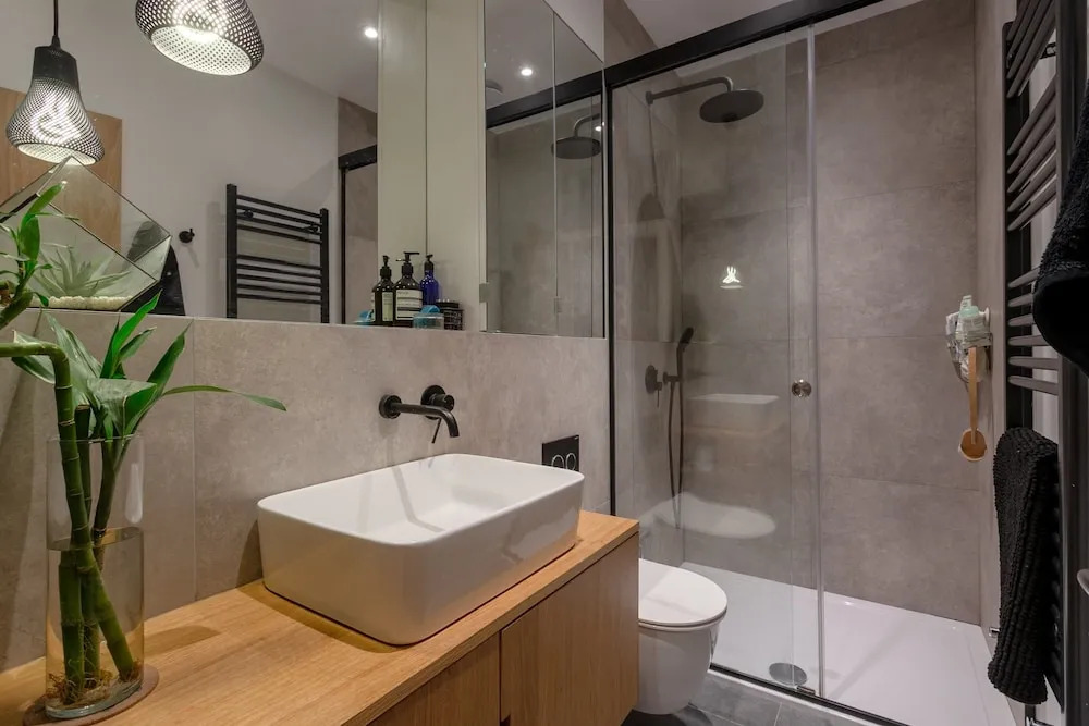 Modern 2 Bedroom Garden Apartment in West Hampstead