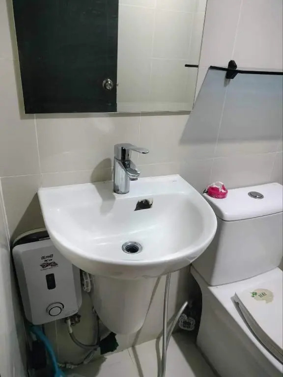 Cubao ManhattanHeights Unit 7EF Tower B, 1BR