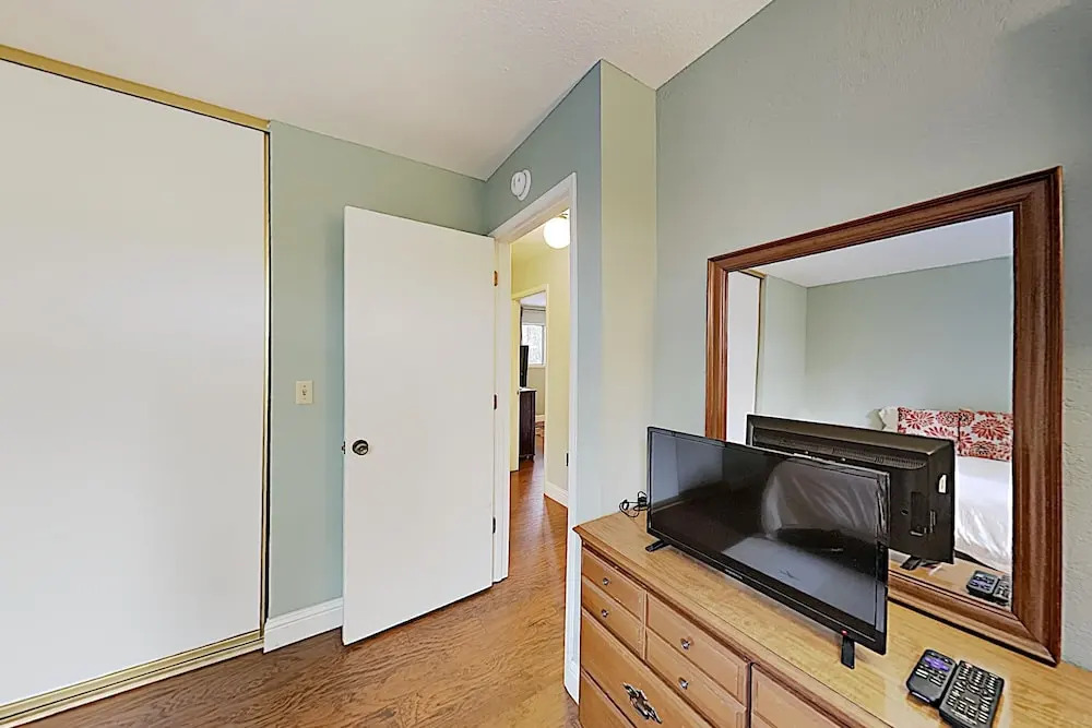 828 Alameda Ave Home - 3 Br home by RedAwning
