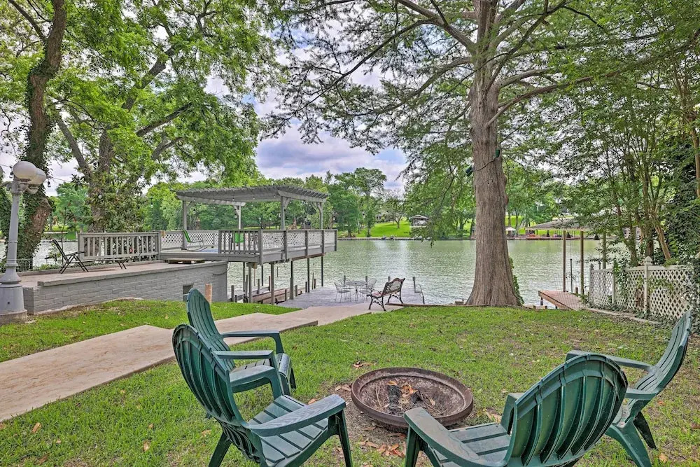 Seguin Home on Lake Placid w/ Boat Dock!