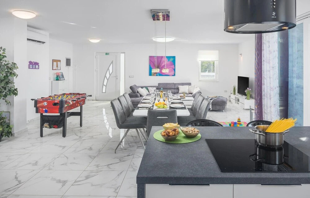 Stunning Home In Pula