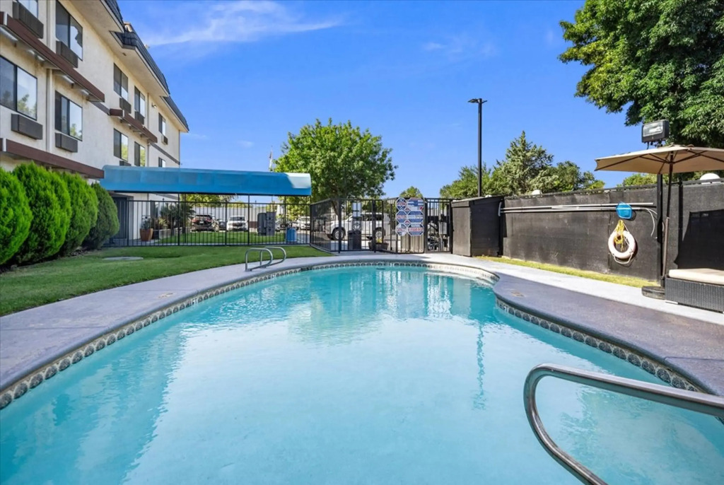 Days Inn by Wyndham Woodland