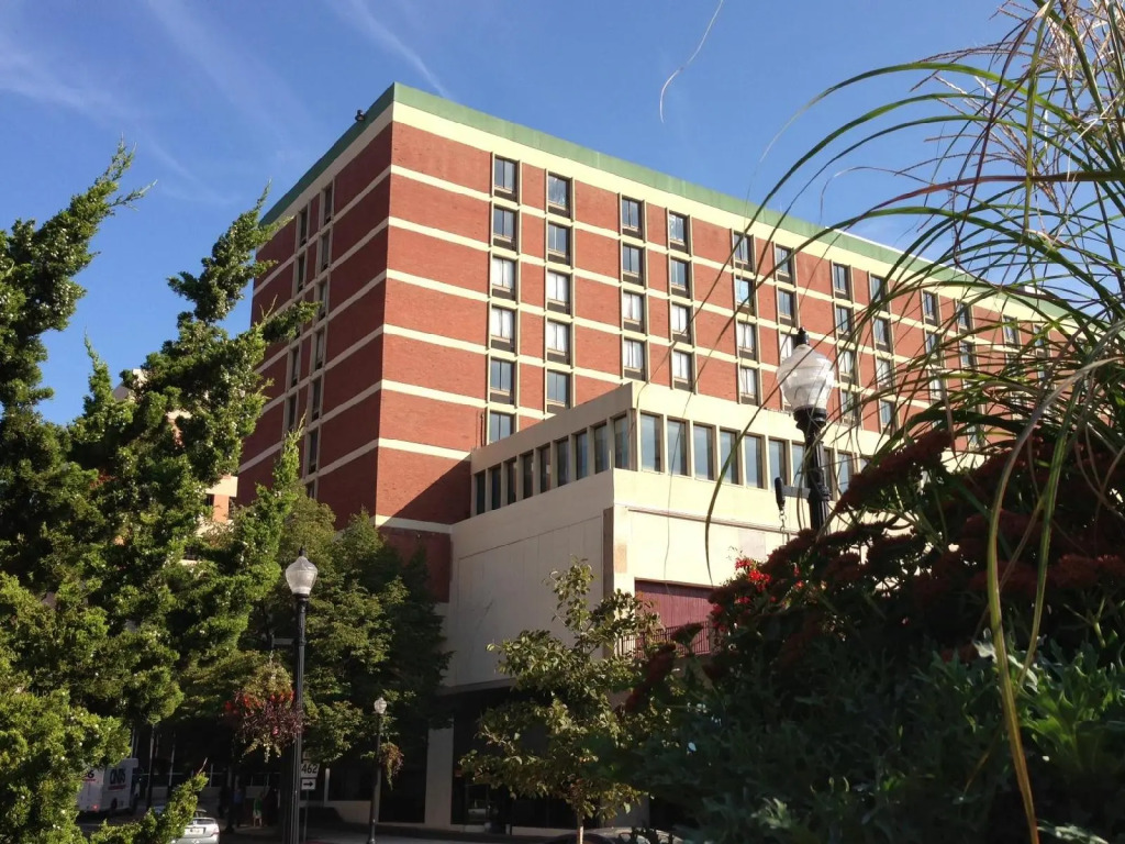 Hotel Brunswick