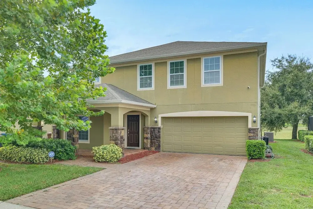 Media Lounge & Bar: Spacious Davenport Family Home