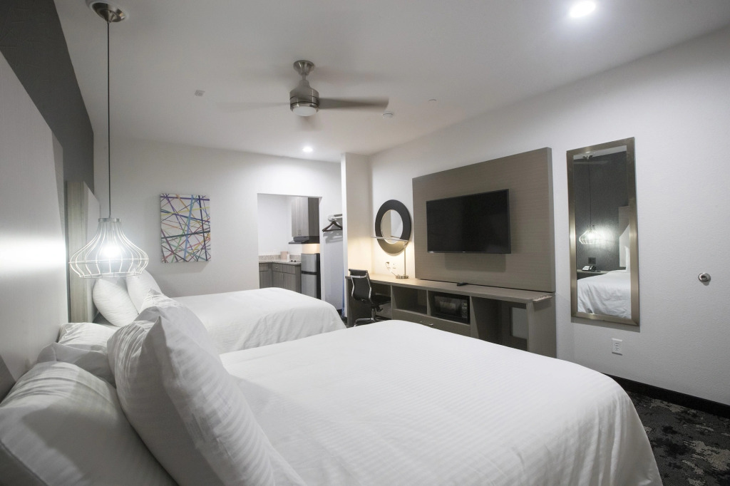 House Hotel
