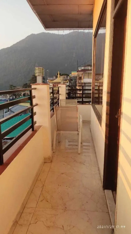 Lavish Inn