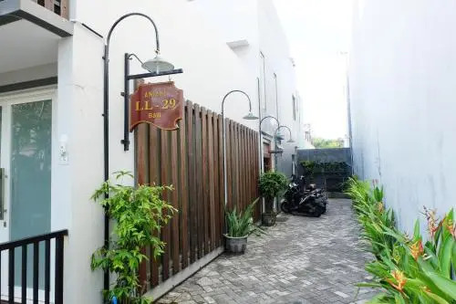 Zen Rooms Anjani Galaxy Mall Syariah - Hostel