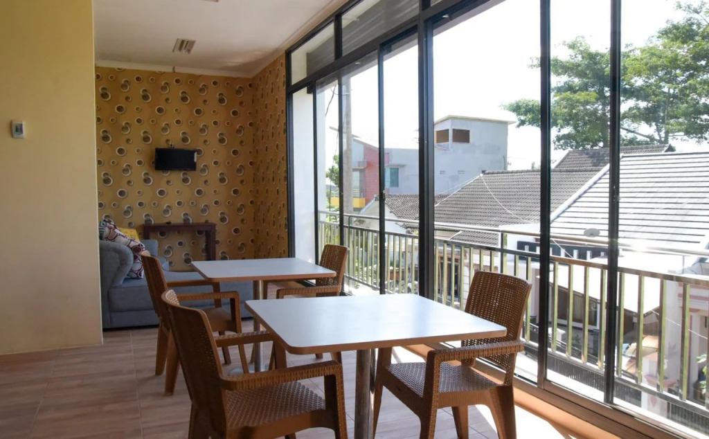 RedDoorz near Terminal A Adisucipto Airport