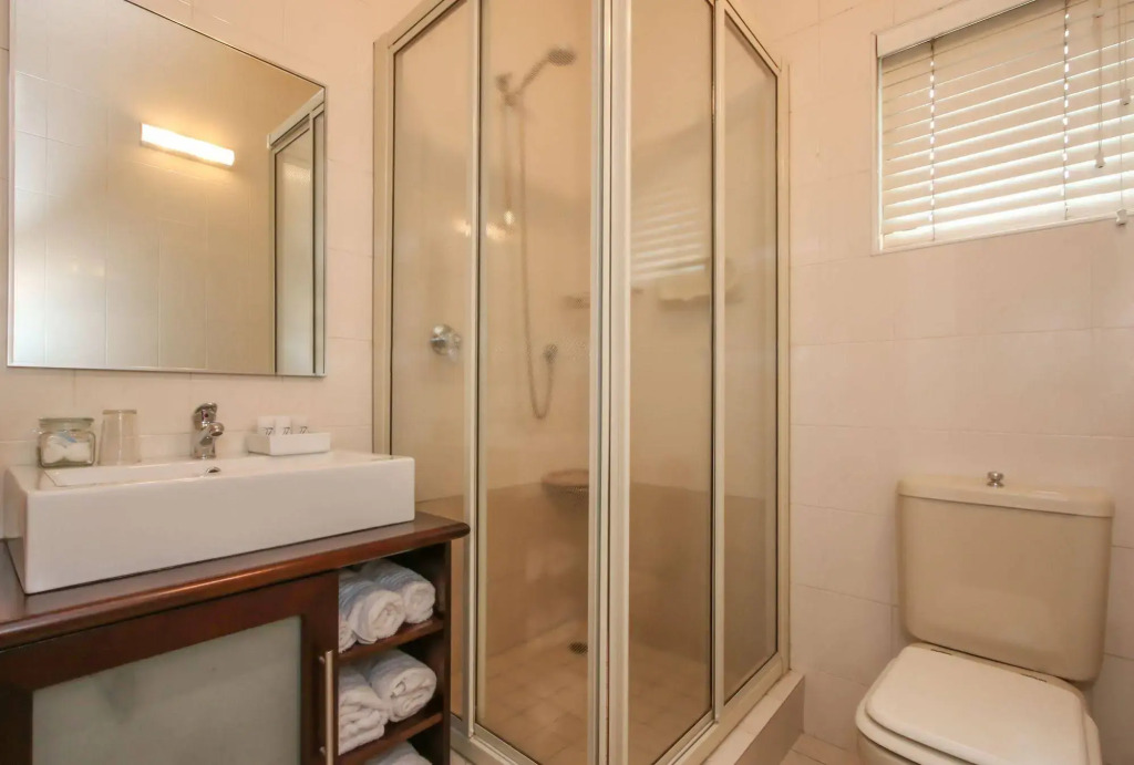 18 Burlington B&B and Conference Venue