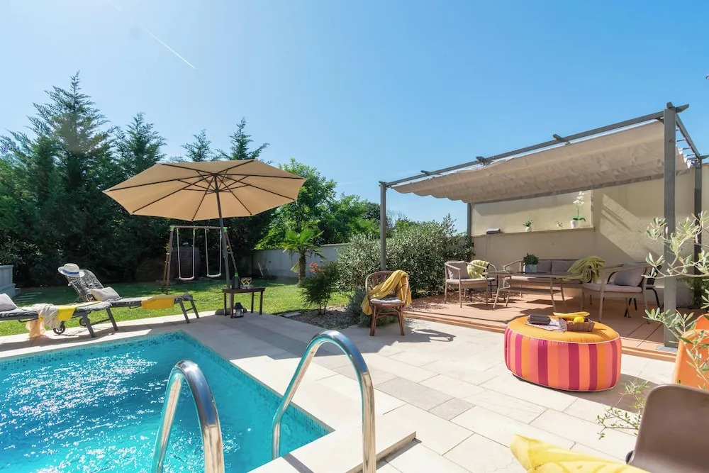 Villa Mira