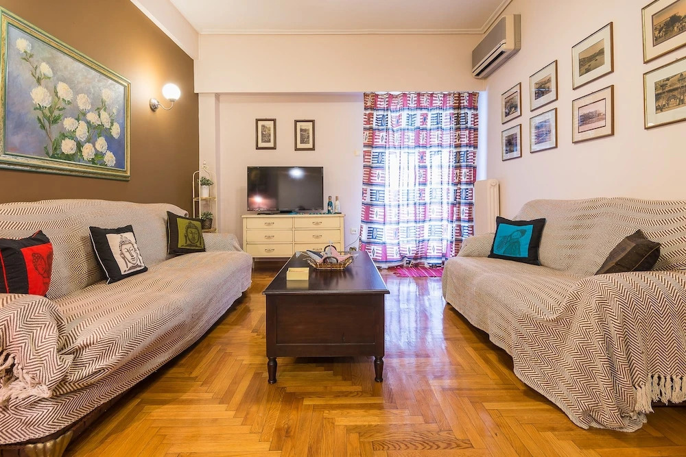 Comfortable Central Athens Flat  by Cloudkeys