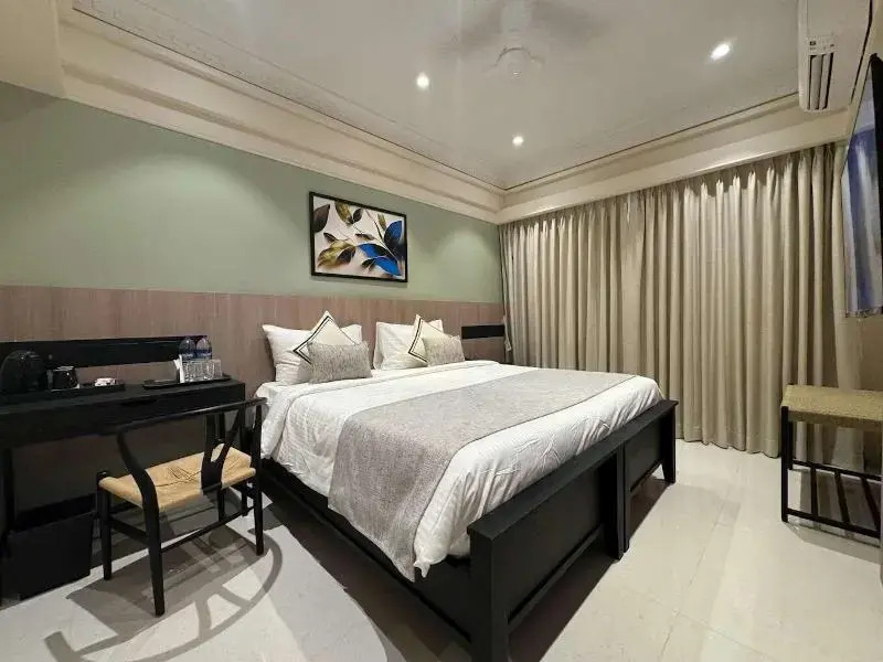 Hotel Mumbai House Valnai Malad