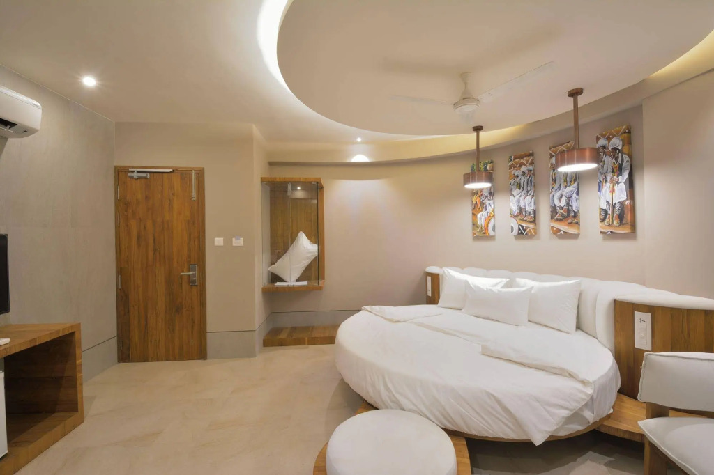 Urbane The Hotel