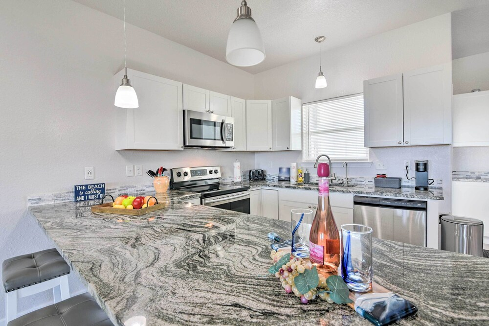Near Ocean: Surfside Beach Gem w/ Deck & Views!
