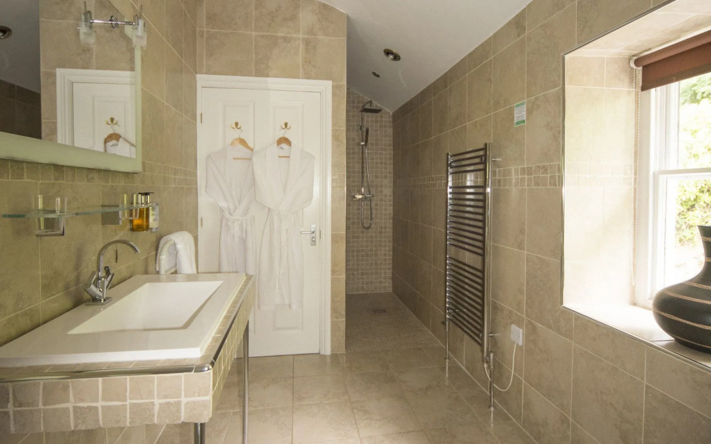 Ravenstone Lodge Country House Hotel