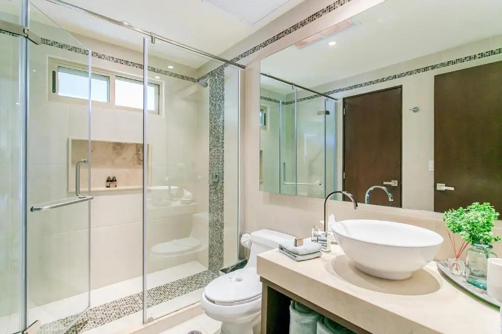 Condo Complex with an Alluring Pool & Tropical Vibes by Stella Rentals