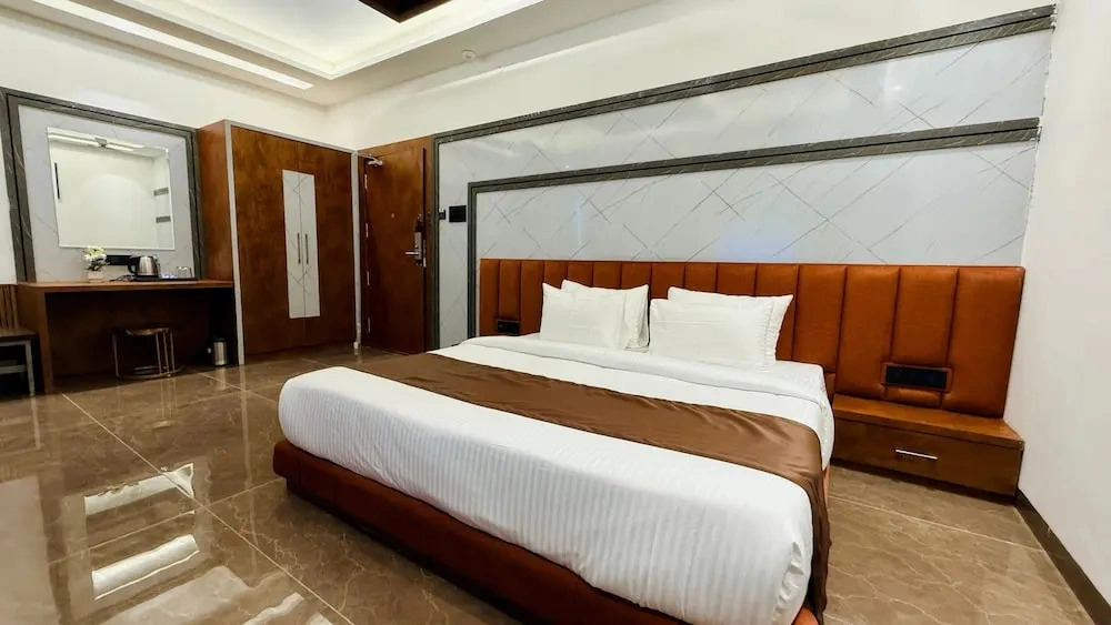 Pheonix Luxury Inn