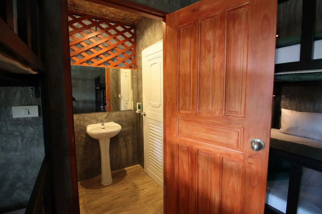 Blanco Hostel Lanta 18 to 35