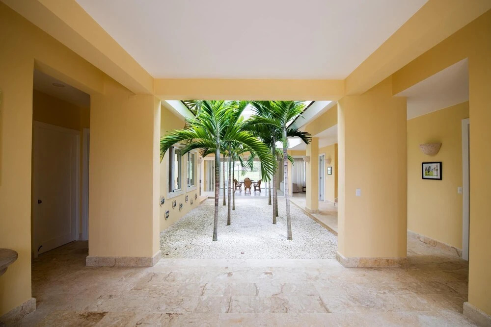 Cozy 5-bedroom Villa With Beaituful Views of La Cana Golf Course