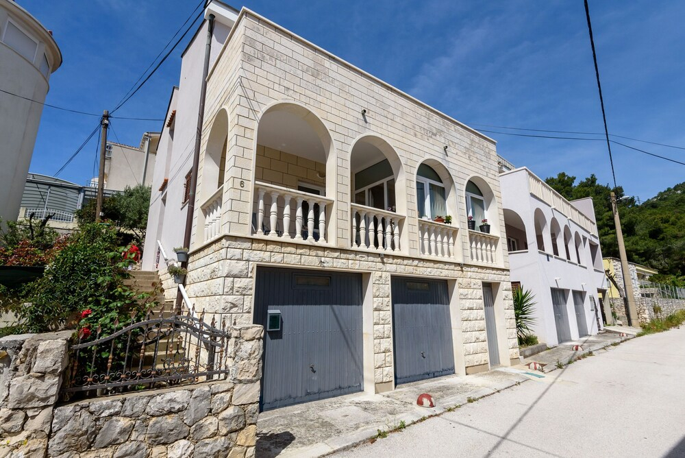 Apartments Zdravko
