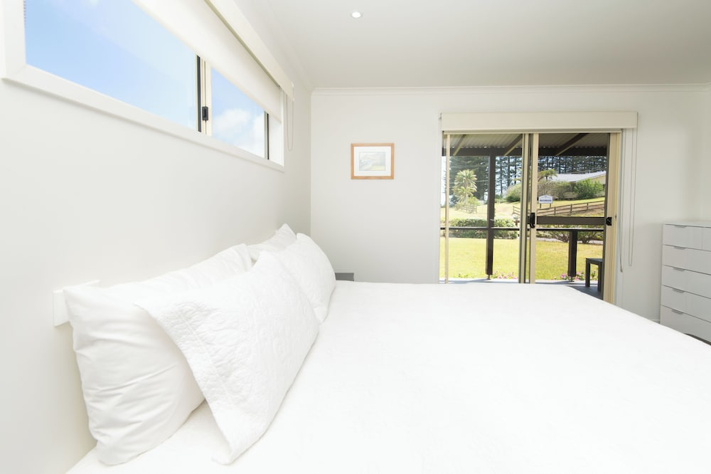Pitcairn House