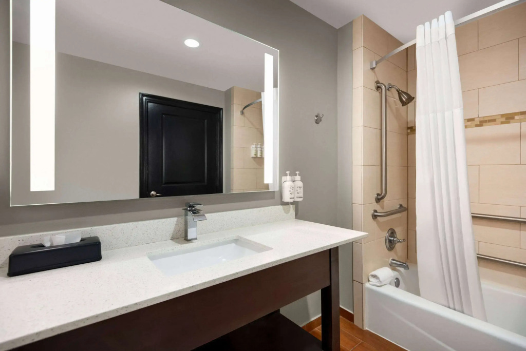 La Quinta Inn & Suites by Wyndham Gonzales LA