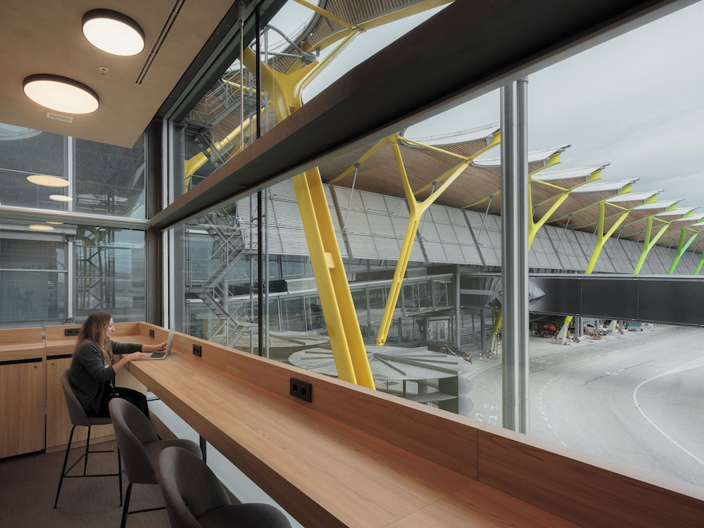 GettSleep Madrid Capsules - Terminal T4S, Departures